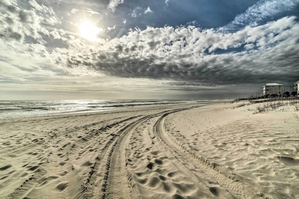 Beach Retreat w/ Rooftop Deck, Walk to Beach!