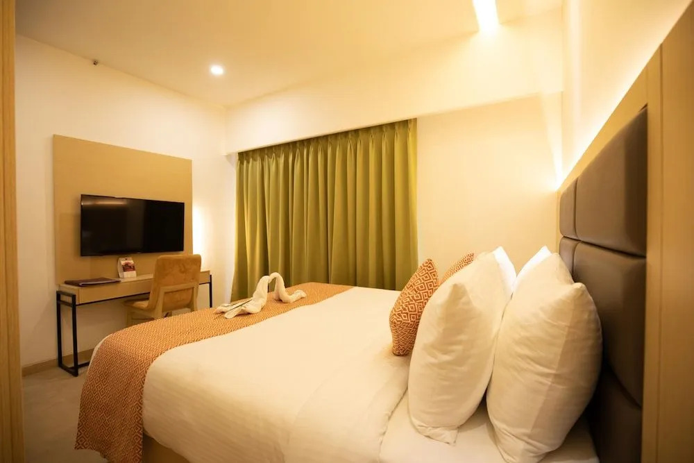 Tripli Hotels Shourya Residency