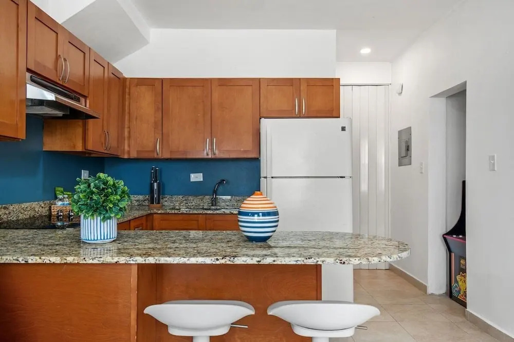 Puerto Rico Oceanpark Beach Rental With King Size Bed Otium Rentals