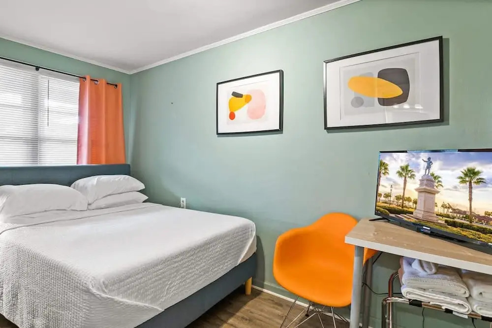 Travel Back to the 50s- Renovated Motel Gem