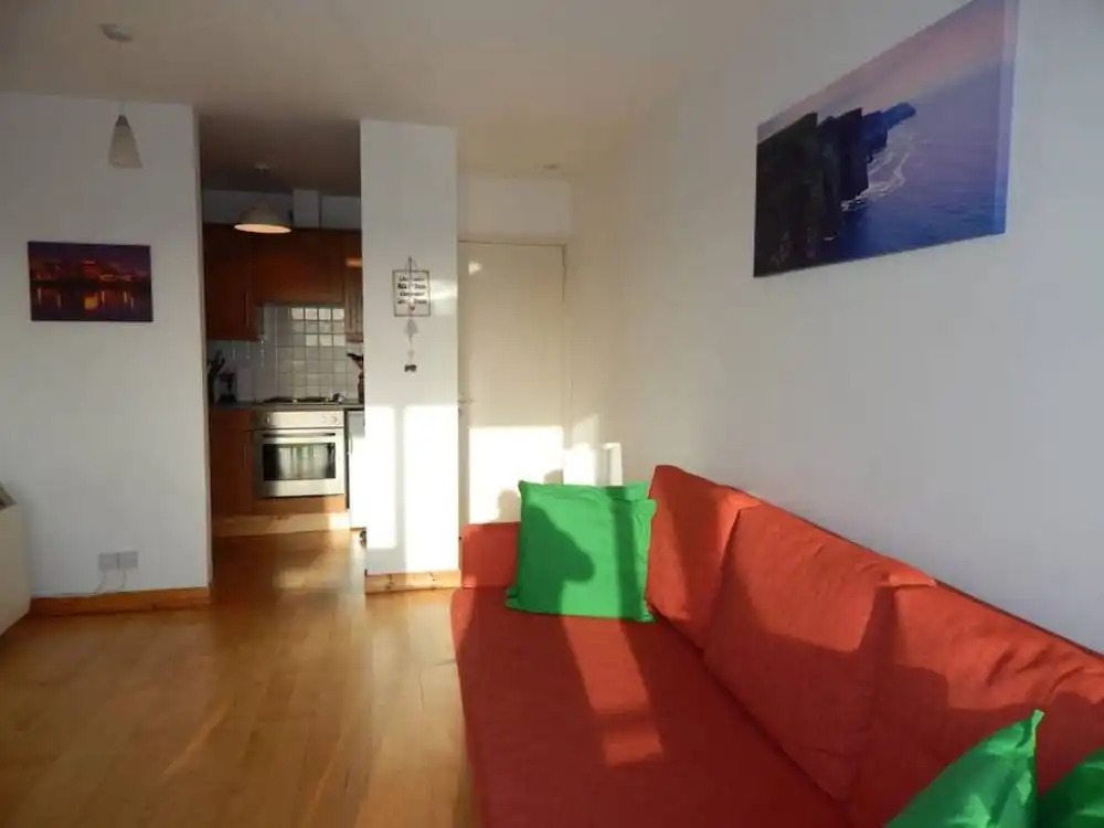 Riverside 1 Bedroom Central Flat