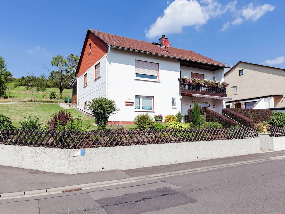 Cozy Apartment in Betzenrod near Lake