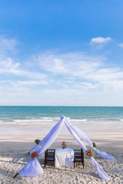 Le Palmier Ho Tram Resort - Beachfront with Private Beach