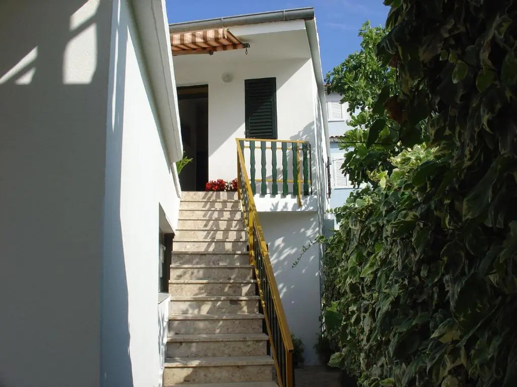 Apartments and Rooms Mirjana