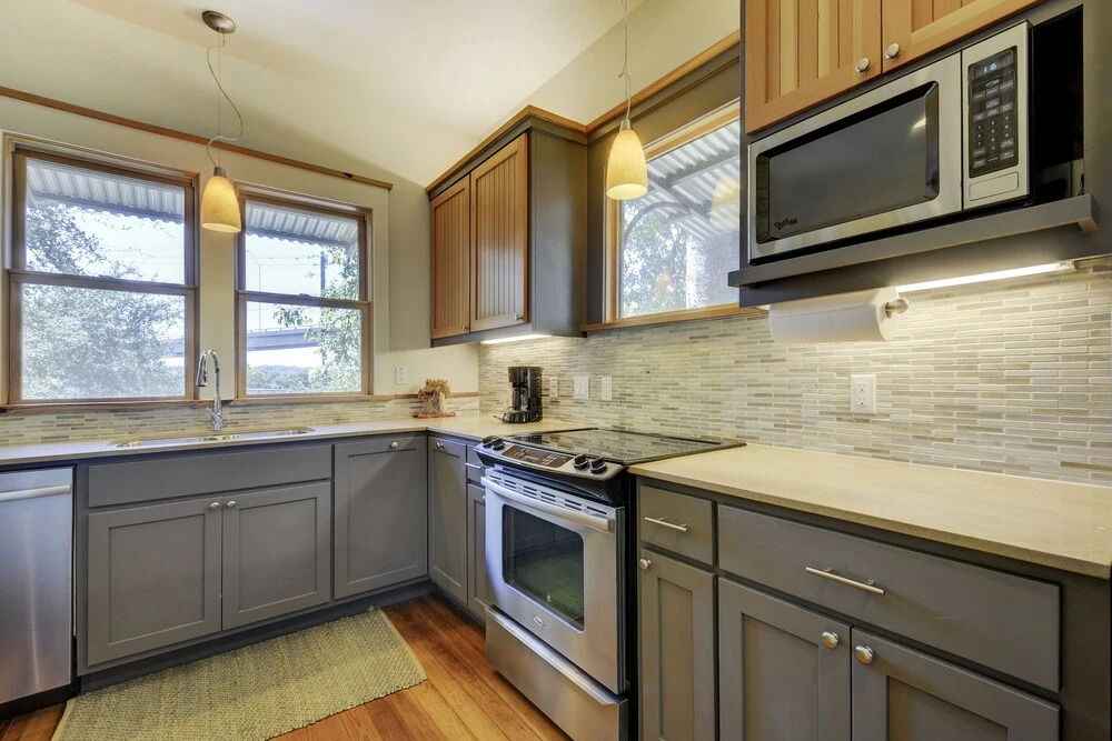 3Br 2BA New Luxury Downtown Austin Townhome by RedAwning