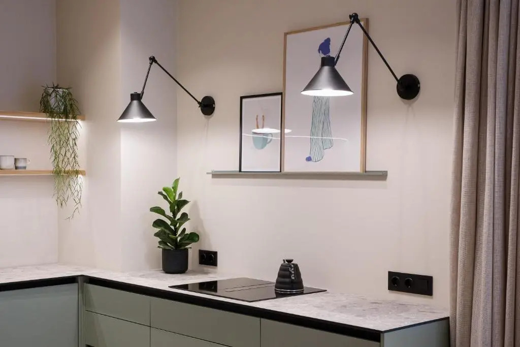 #stayhere - Brand New Unique Designer 1BDR in Trendy Neighbourhood