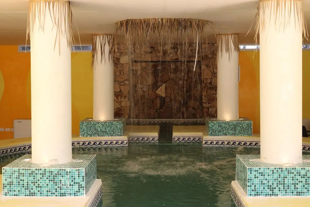 Club House Hotel