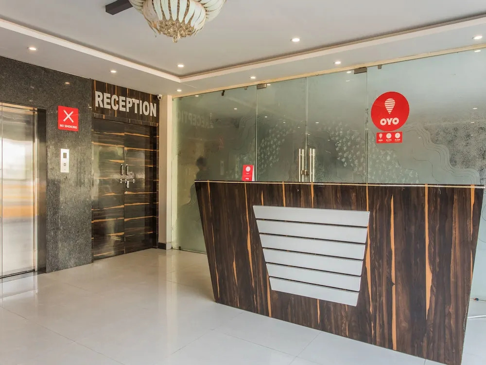 OYO 13531 Hotel Sundaram Palace