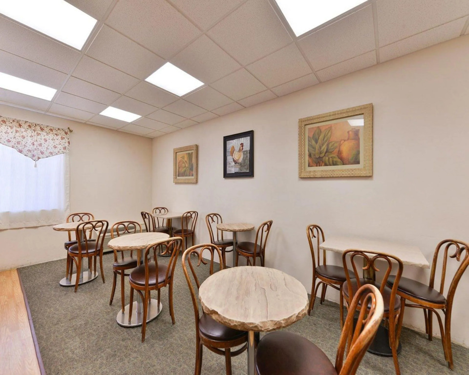 Kings Inn Hotel & Conference Center
