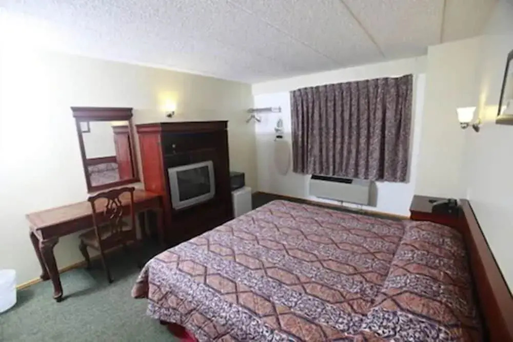 Meadowbrook Motor Lodge