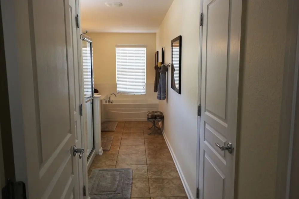 6BR 4BA Home in Windsor Hills by CV-2534