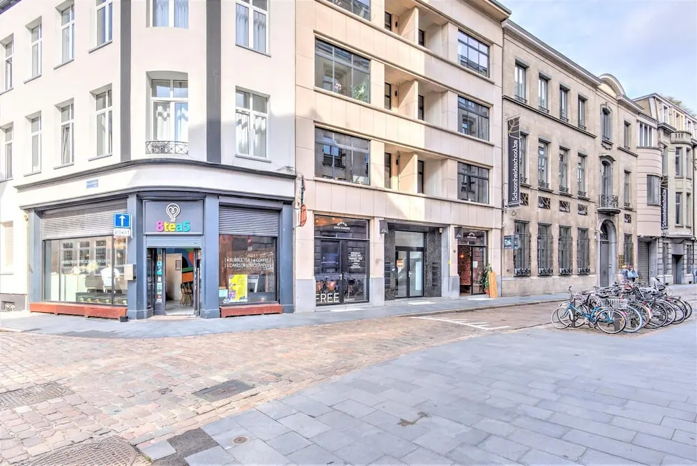Spacious Stay for 9 in Antwerp