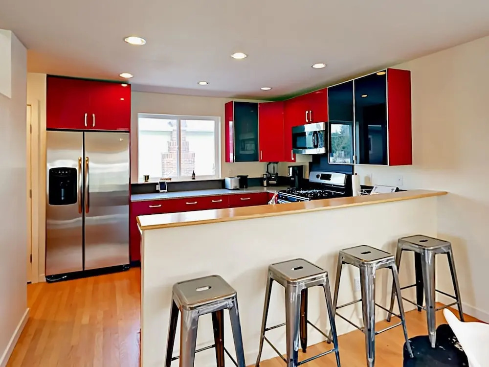 THE Seattle House a Modern Airy Urban Retreat by RedAwning