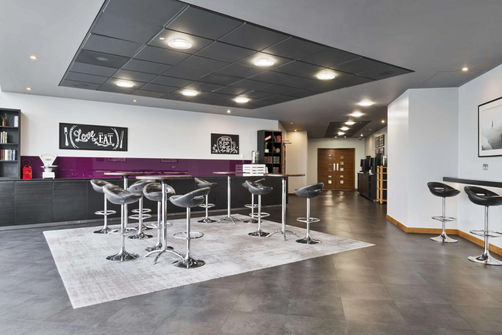 Radisson RED London Heathrow