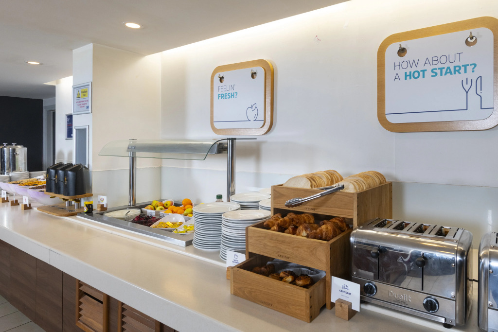 Holiday Inn Express Milton Keynes by IHG