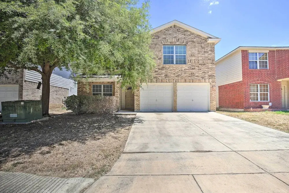 San Antonio Getaway w/ Game Room, Near Seaworld!