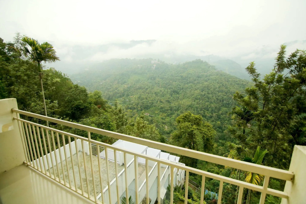 OYO 2891 The Edge Munnar