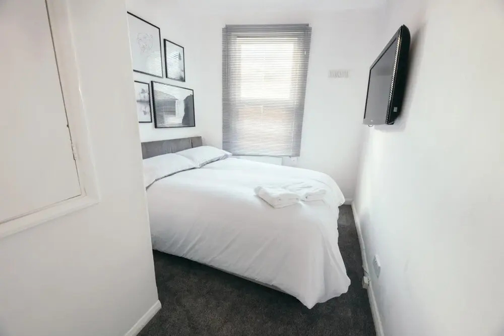 NEW Sleek and Chic 1BD Brighton Flat - Sleeps 3
