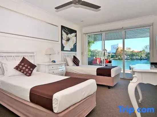 Surfers Paradise Escape (Heated Pool)