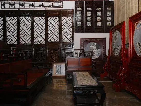 Dali Qiyue Lantian Homestay (Covered Bridge)