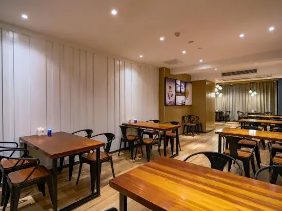 Fashion Hotel (Deqing Cultural Square Branch)