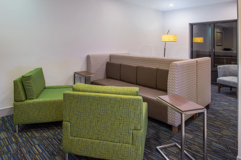 Holiday Inn Express Hotel & Suites Tampa-Anderson Road-Veterans Exp by IHG