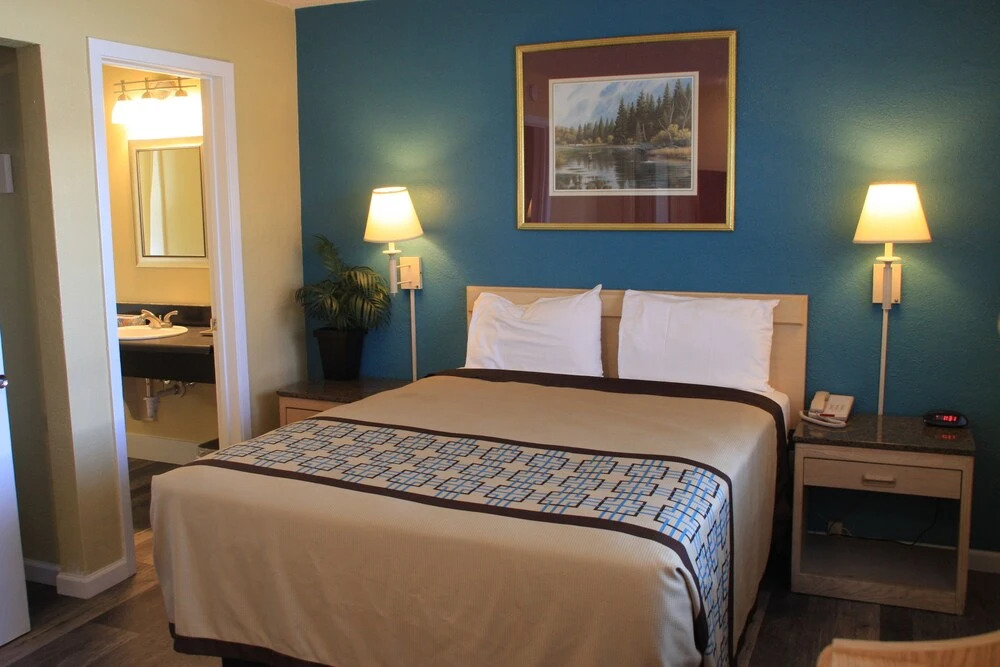 Penny Saver Inn