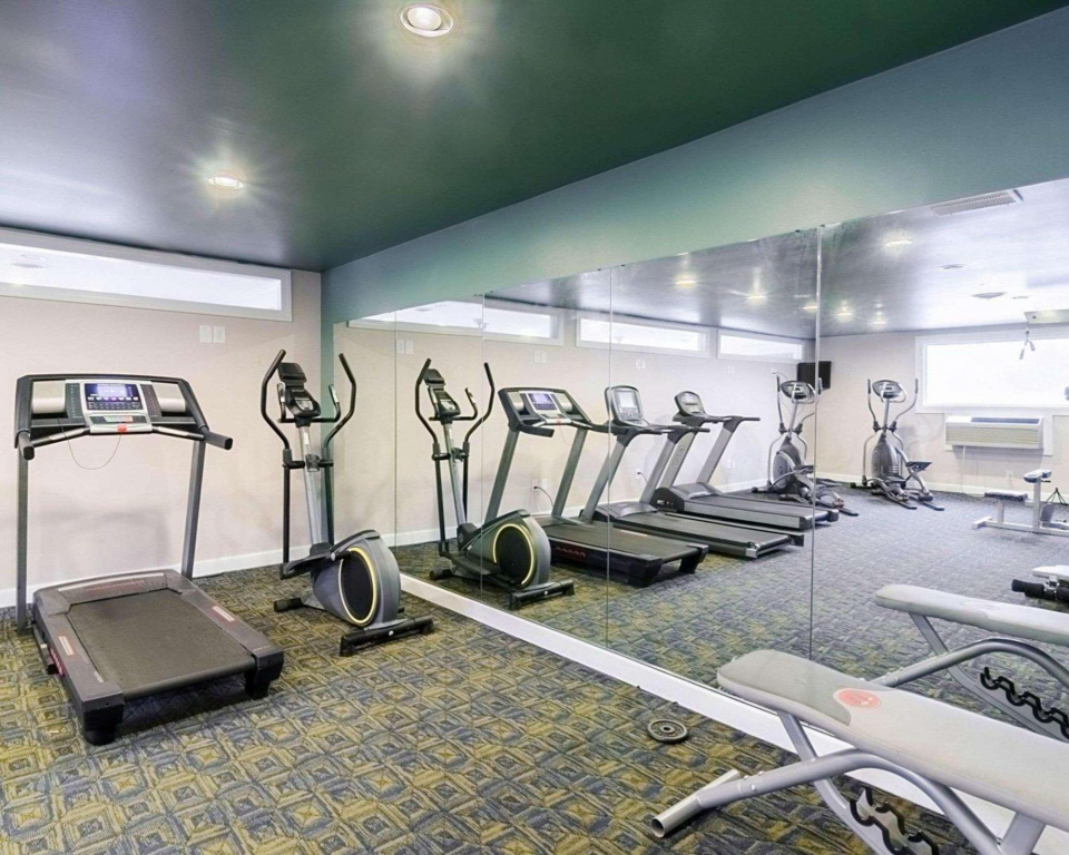Ramada Inn And Suites