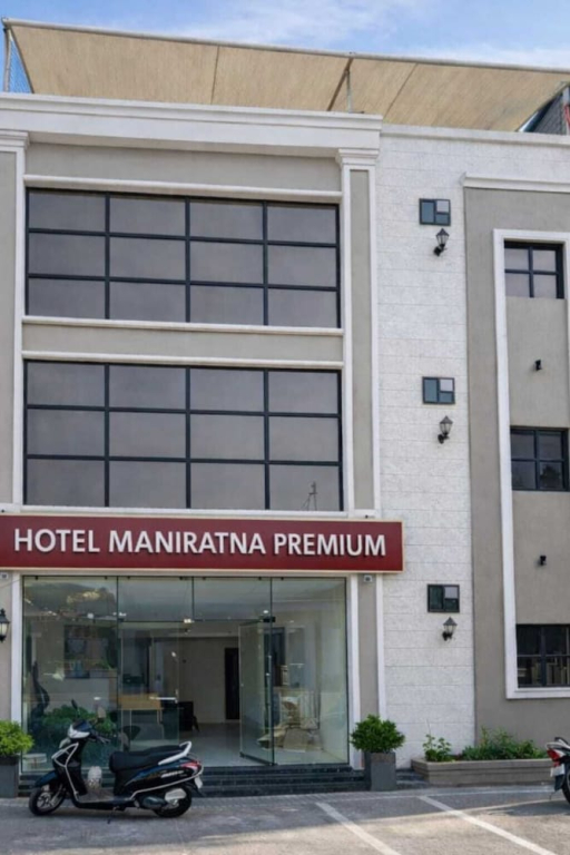 Hotel Maniratna Premium