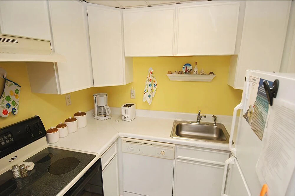 Gullway Villas 2628 202A 2 Br condo by RedAwning