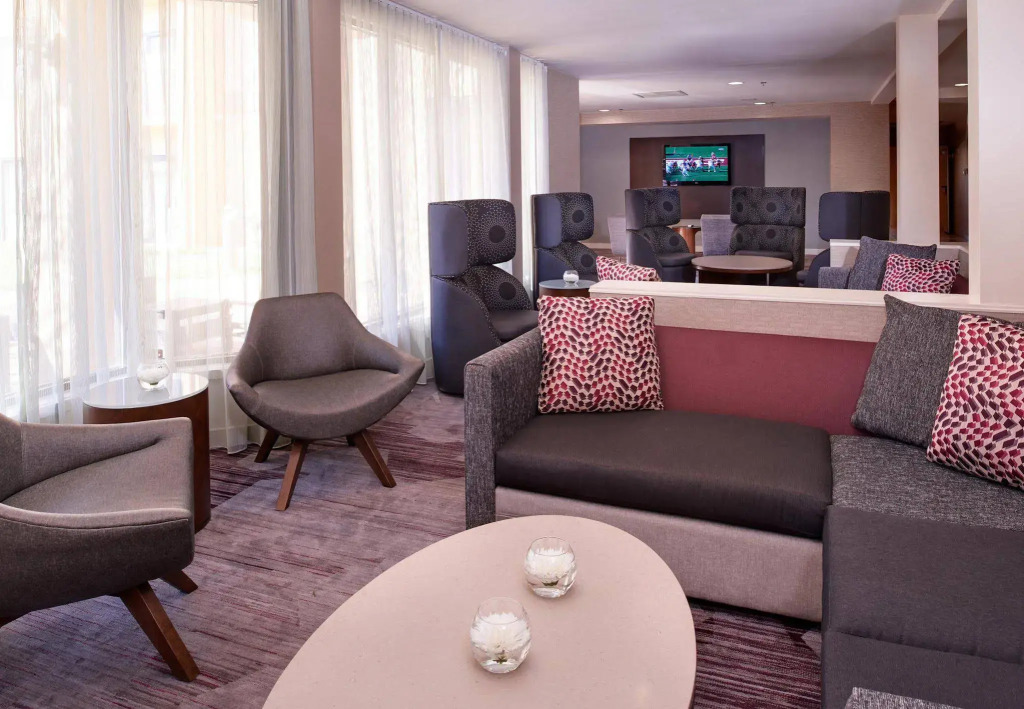 Courtyard by Marriott St. Louis Downtown West