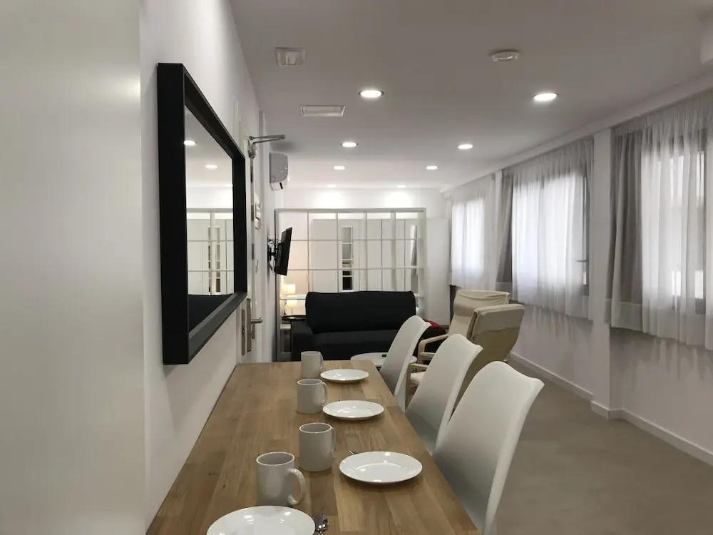 City Suites Marina