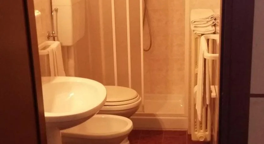 Hotel Caimo Bed-Breakfast