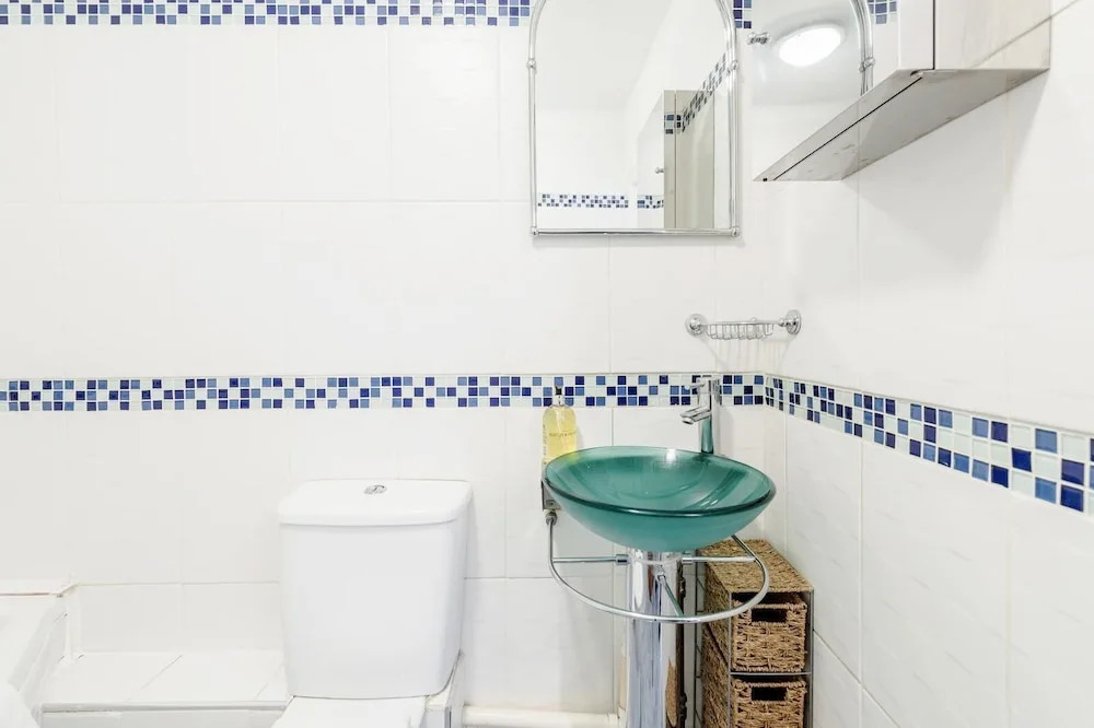 Bright stylish Nott Hill apart sleeps 6