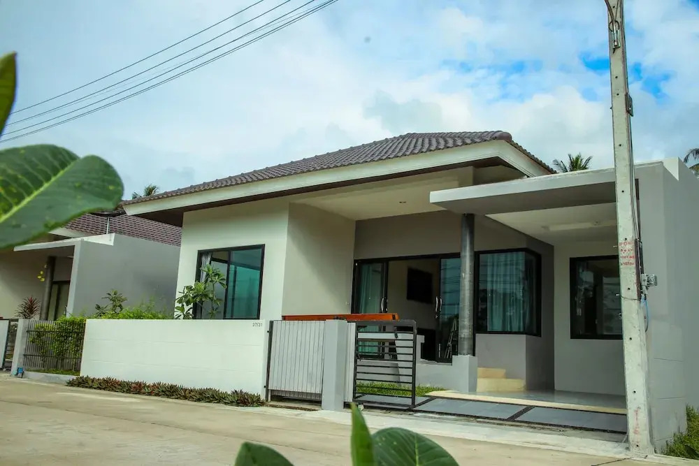 Specious Vacation Dia House 8 Minutes to Pristine Beach