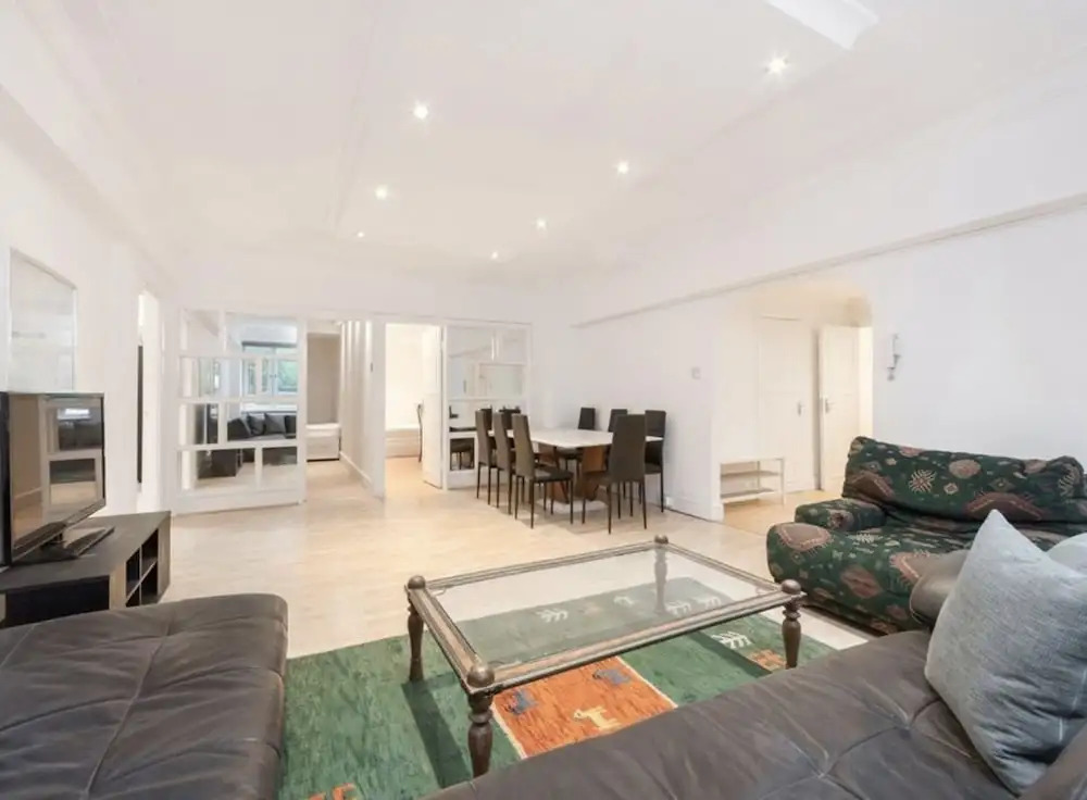 Immaculate 4-bed Apartment Opposite Hyde Park W2