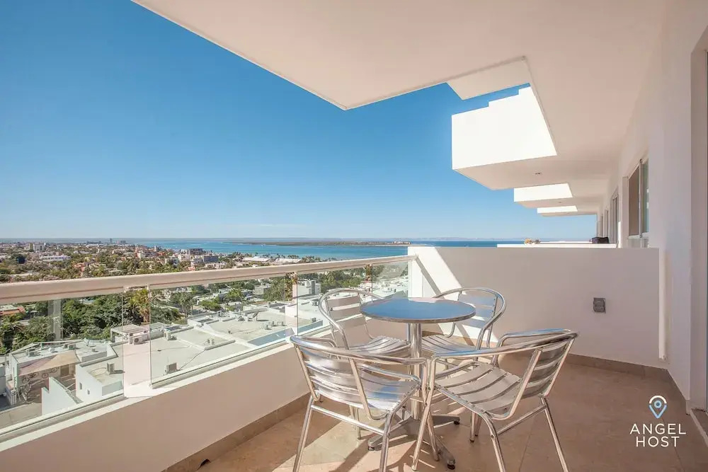 Condos with Spectacular Views & Pool Onsite