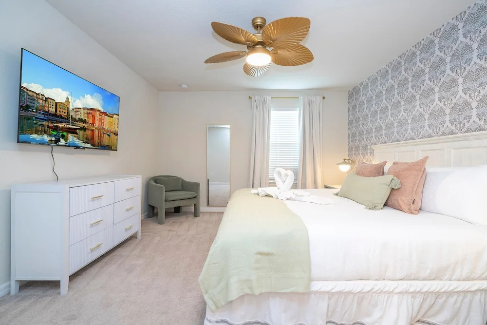 Daniel's Townhome Getaway At Windsor Island Resort 5 Bedroom Townhouse by Redawning