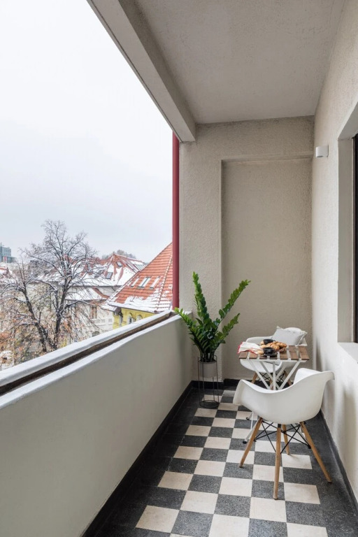 Luxury Piata Romana 2BR Urban Sanctuary by HOLT