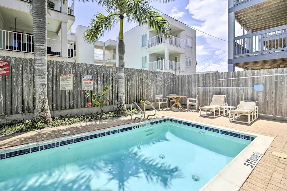 South Padre Island Condo - 200 Ft to Beach!