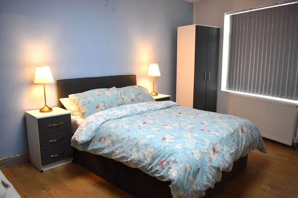 Pleasant Apartment in near Birmingham City Center