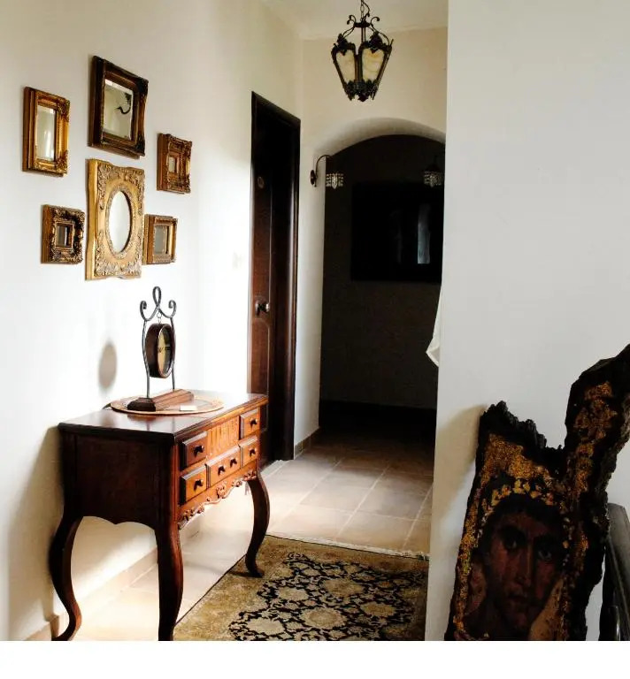 Alseides, The Home Experience