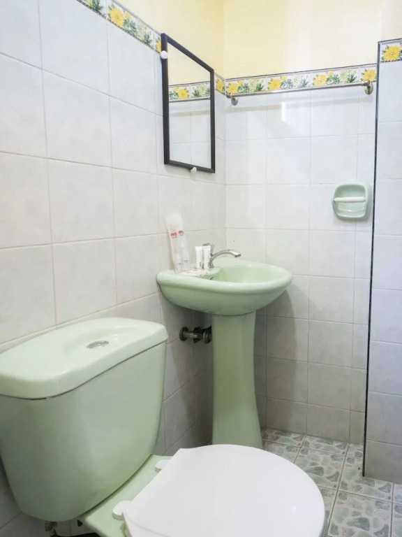 OYO 254 Arrozal Pension House