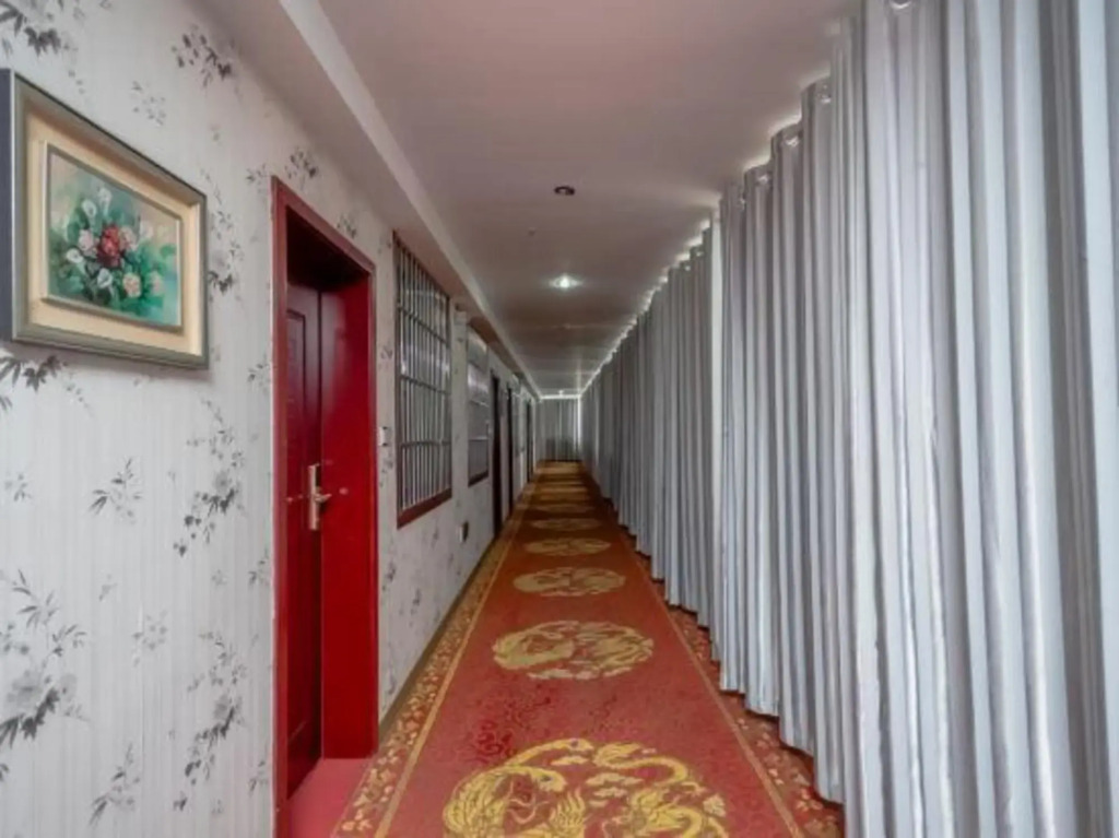 Shuifu Huadu Hotel
