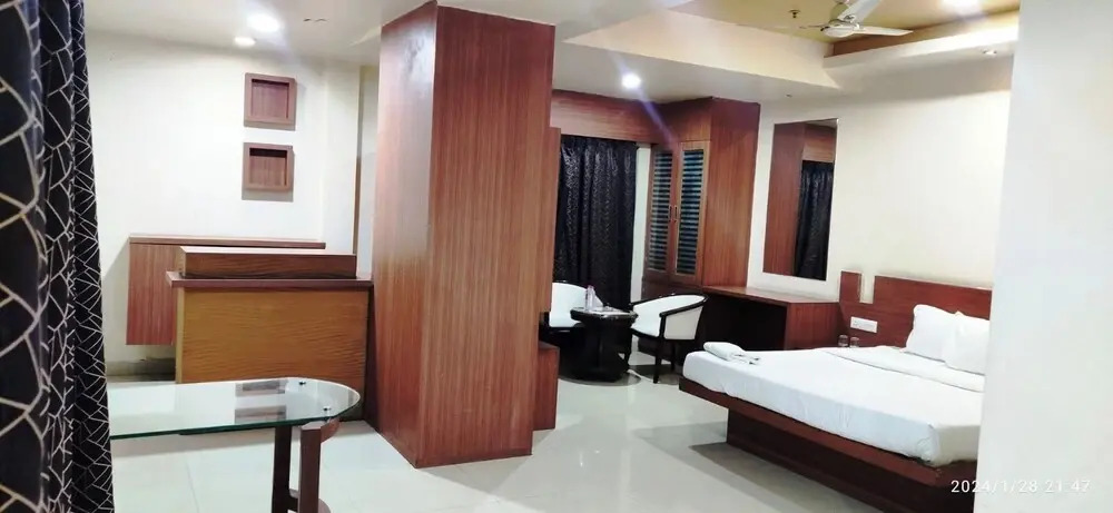Hotel Grand Samdareeya - Jabalpur