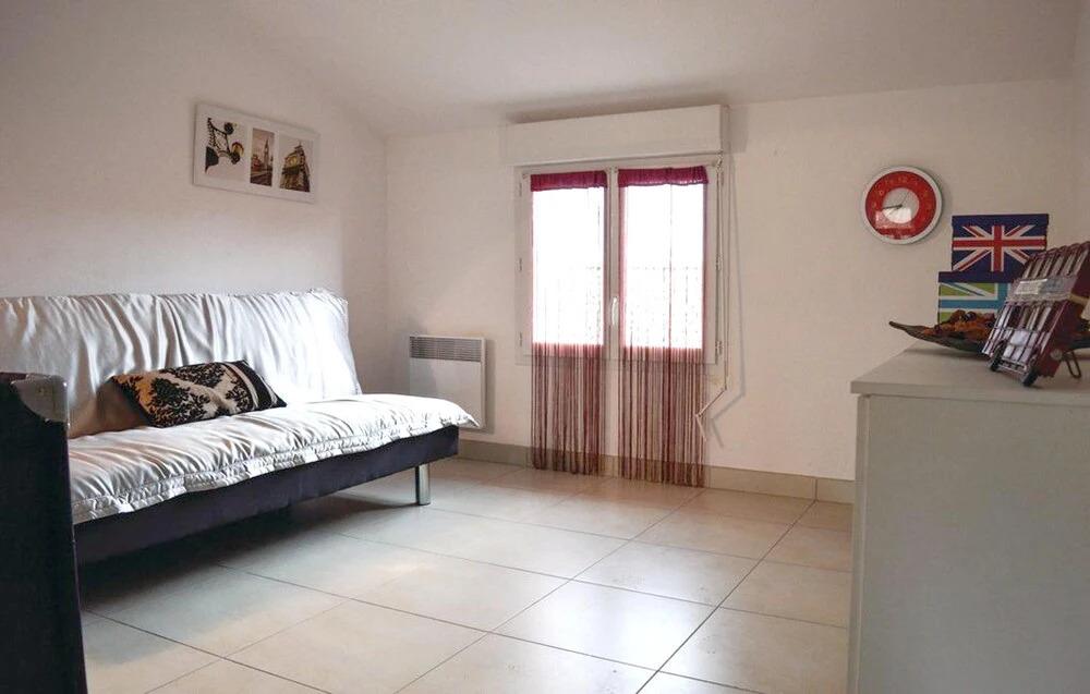 House With 2 Bedrooms in Prunete, With Pool Access and Terrace - 200 m