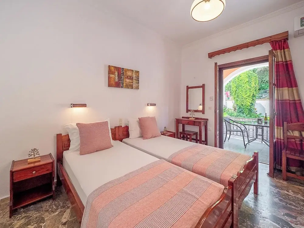 XENOFONTAS APARTMENTs