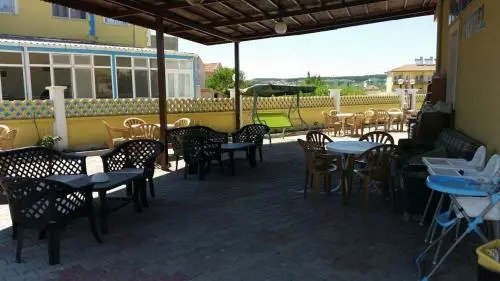 Saros Aslan Apart