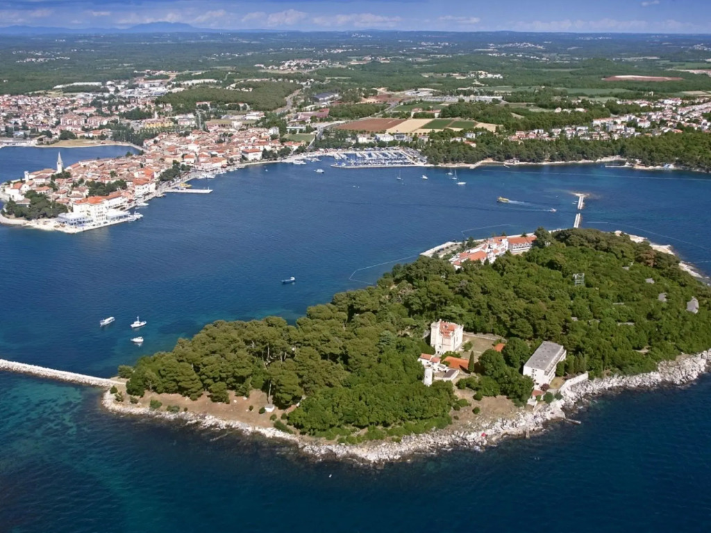 Villa in Deklici with Infinity Pool & Sea Views