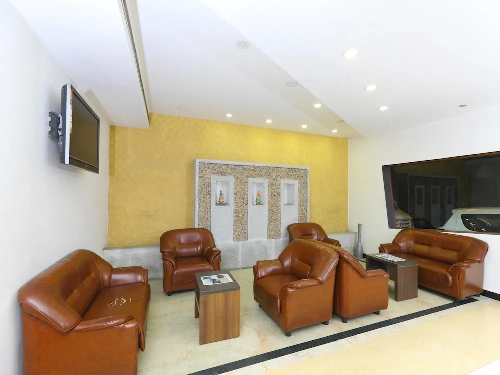 Nachiappa Park Hotel
